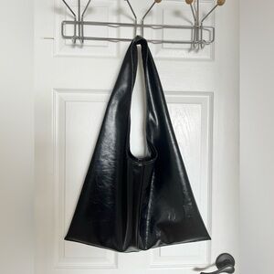 ASOS BLACK TOTE (GREAT CONDITION)
